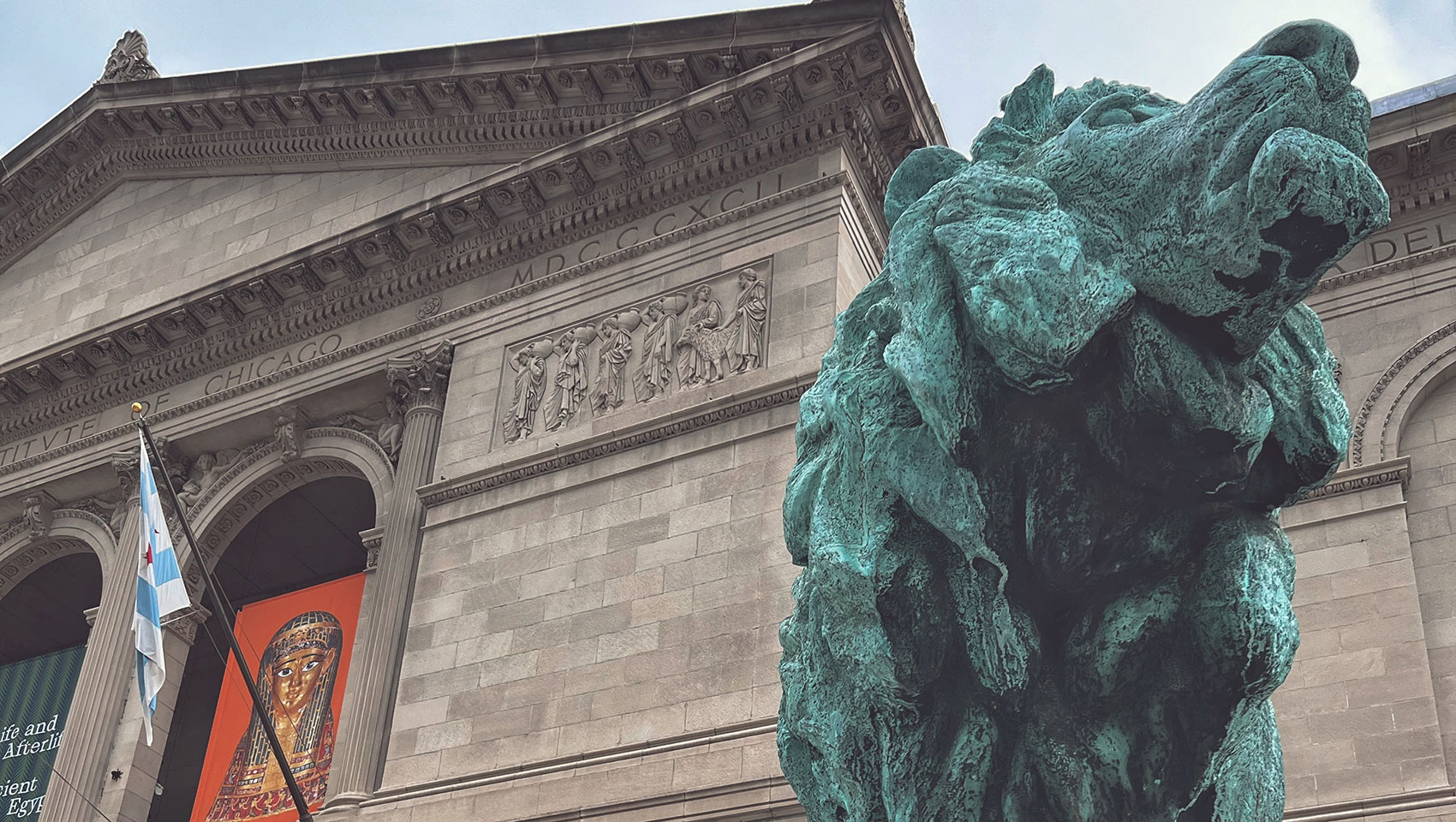 Close up view of stone lion outside the Art Institute of Chicago