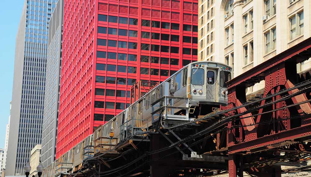El Train on the tracks in Chicago
